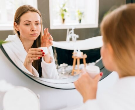 Як доглядати за шкірою обличчя: основні етапи догляду за обличчям